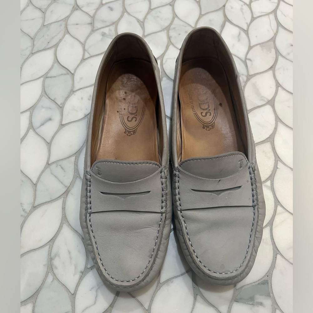 Women’s Tods Gomini Loafers - Sz 7